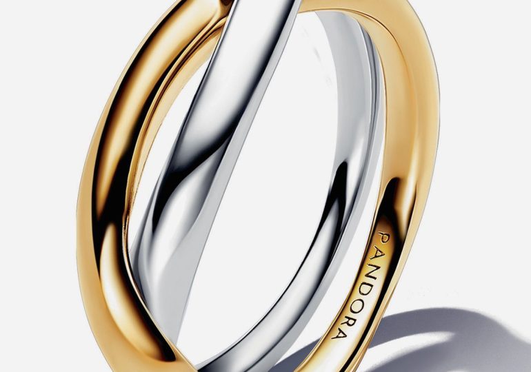 I Can’t Take My Eyes Off Pandora’s Mixed Metals Ring