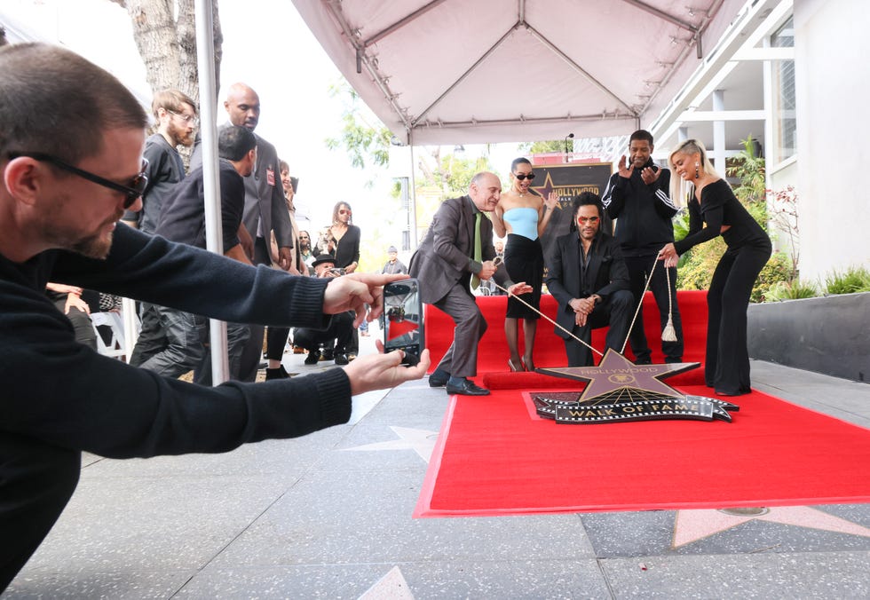 lenny kravitz honored with star on the hollywood walk of fame